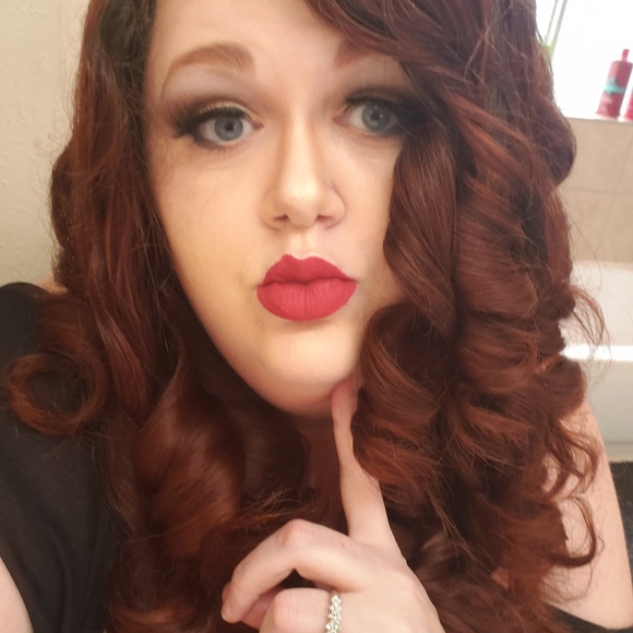 Meet your Posher, Shari - Picture 1 of 2